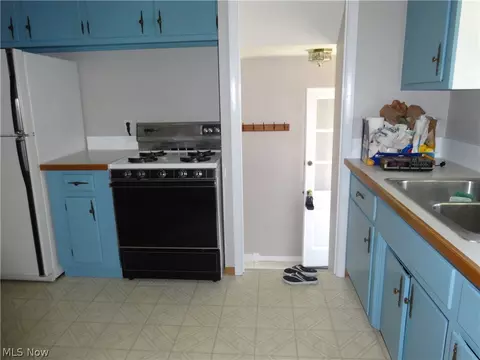 2927 Park Dr, Parma, OH 44134 photo 6