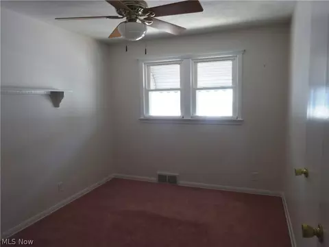 2927 Park Dr, Parma, OH 44134 photo 9
