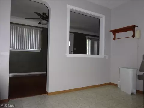 2927 Park Dr, Parma, OH 44134 photo 5