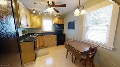 8541 Forestview Ave, Mentor, OH 44060 photo 10
