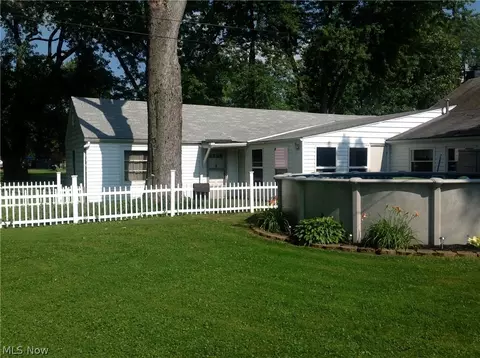 335 E Vermont Ave, Sebring, OH 44672 photo 7