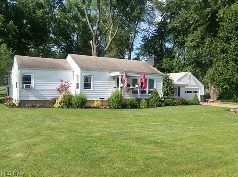 335 E Vermont Ave, Sebring, OH 44672 photo 1