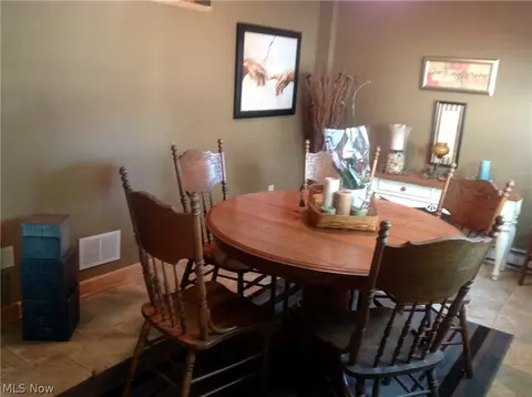 335 E Vermont Ave, Sebring, OH 44672 photo 11