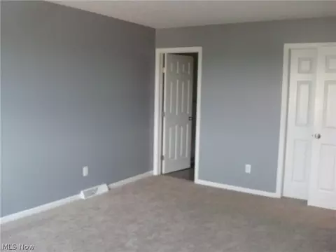 713 Black Bear Run, Lagrange, OH 44050 photo 12