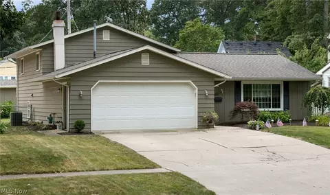 353 Stanford Ave, Elyria, OH 44035 photo 2