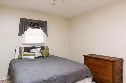 353 Stanford Ave, Elyria, OH 44035 photo 12