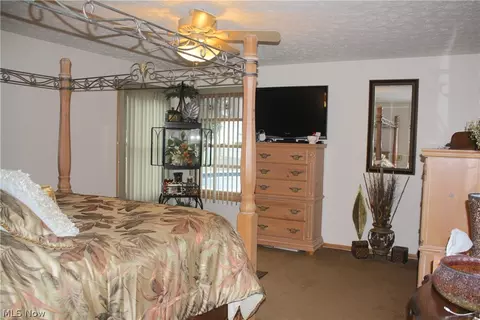 225 Kansas Ave, Elyria, OH 44035 photo 16