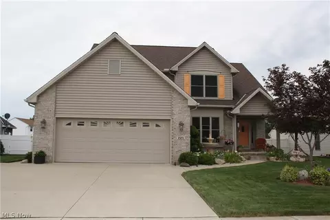 225 Kansas Ave, Elyria, OH 44035 photo 1
