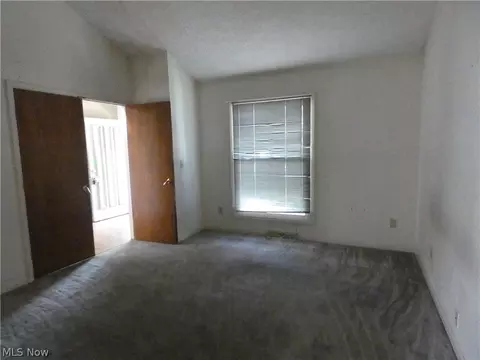 4101 Ivanhoe Dr, Lorain, OH 44053 photo 8