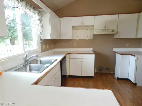 4101 Ivanhoe Dr, Lorain, OH 44053 photo 4