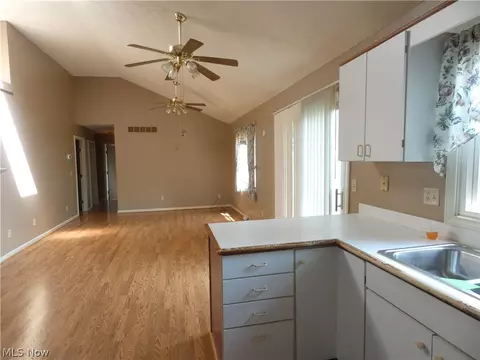 4101 Ivanhoe Dr, Lorain, OH 44053 photo 5