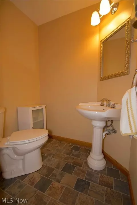2025 Ashbrook Dr, Ashtabula, OH 44004 photo 13