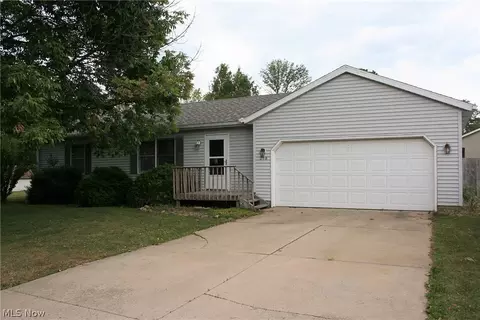 258 Stable Dr, Lagrange, OH 44050 photo 1
