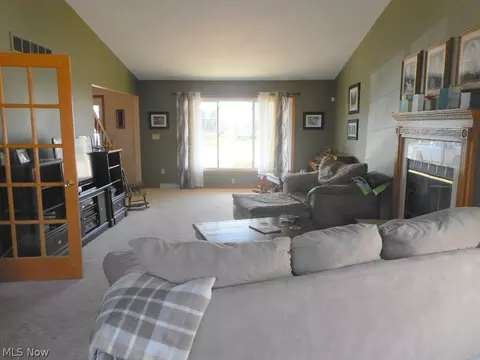 215 Hendrix Blvd, Lagrange, OH 44050 photo 2