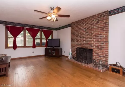 155 Ingleside Dr, Berea, OH 44017 photo 4