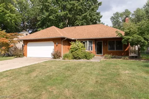 155 Ingleside Dr, Berea, OH 44017 photo 1
