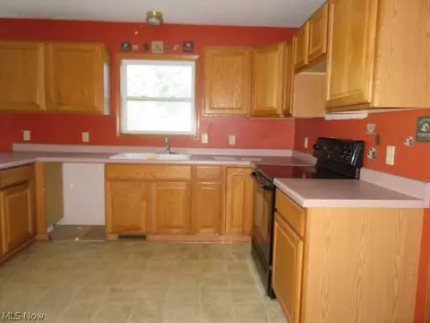 9784 Colton Rd, Windham, OH 44288 photo 6