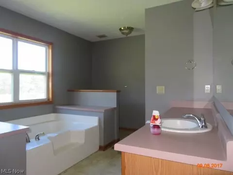 9784 Colton Rd, Windham, OH 44288 photo 12