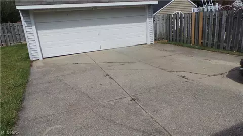 8606 Beech Ave, Brooklyn, OH 44144 photo 28