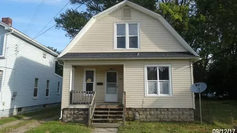 723 W 57th St, Ashtabula, OH 44004 photo 1