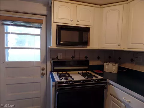 6071 Smith Rd, Brook Park, OH 44142 photo 18