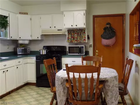 6071 Smith Rd, Brook Park, OH 44142 photo 7