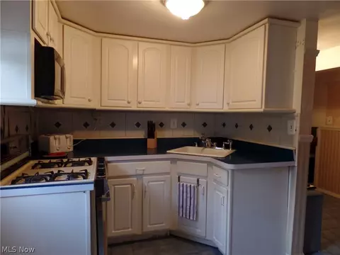 6071 Smith Rd, Brook Park, OH 44142 photo 17