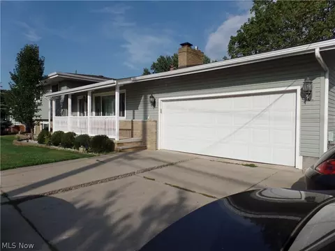 6071 Smith Rd, Brook Park, OH 44142 photo 1