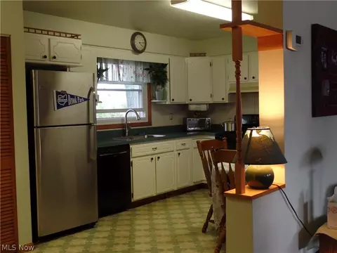 6071 Smith Rd, Brook Park, OH 44142 photo 6