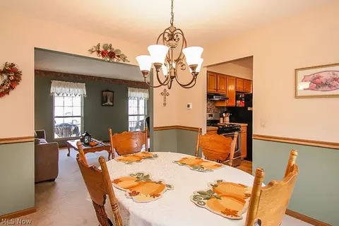 525 Hampton Dr, Elyria, OH 44035 photo 10