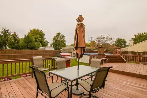 525 Hampton Dr, Elyria, OH 44035 photo 33