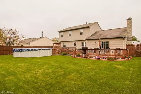 525 Hampton Dr, Elyria, OH 44035 photo 3