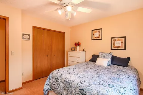 525 Hampton Dr, Elyria, OH 44035 photo 13