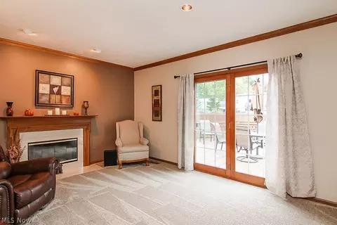 525 Hampton Dr, Elyria, OH 44035 photo 7