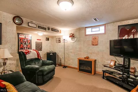 525 Hampton Dr, Elyria, OH 44035 photo 24
