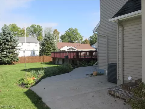122 Ferris State Ct, Elyria, OH 44035 photo 17