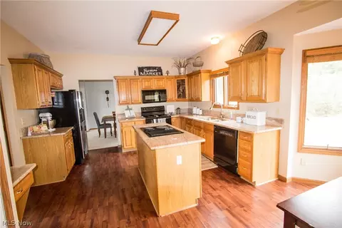 1574 Oak Tree Dr, Brunswick, OH 44212 photo 4