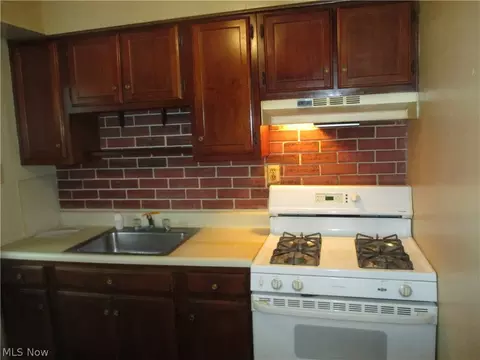 282 E 235th St #185, Euclid, OH 44123 photo 2