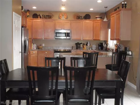 431 Alexis Dr, Elyria, OH 44035 photo 12