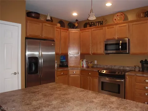 431 Alexis Dr, Elyria, OH 44035 photo 14