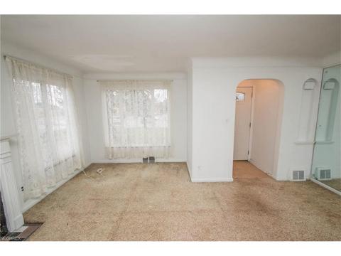 7377 State Rd, Parma, OH 44134 photo 5