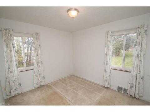 7377 State Rd, Parma, OH 44134 photo 10