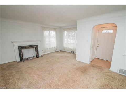 7377 State Rd, Parma, OH 44134 photo 4