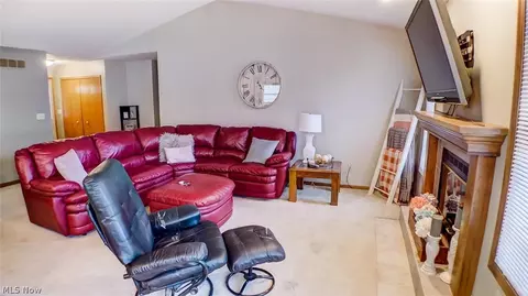1375 Redstone Ave, Akron, OH 44310 photo 3