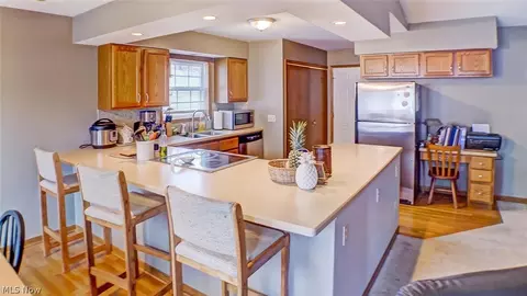1375 Redstone Ave, Akron, OH 44310 photo 8