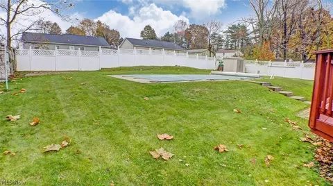 1375 Redstone Ave, Akron, OH 44310 photo 24