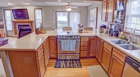 1375 Redstone Ave, Akron, OH 44310 photo 6