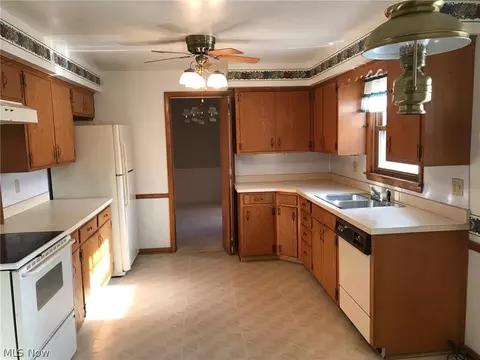 719 Forest Ridge Dr, Boardman, OH 44512 photo 2