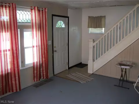165 E Ohio Ave, Sebring, OH 44672 photo 4