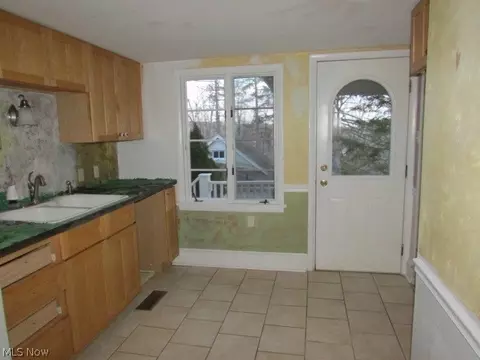 100 E Summit St, Chagrin Falls, OH 44022 photo 11